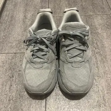 HOKA ONE ONE 클리프톤 스웨이드 그레이 26cm