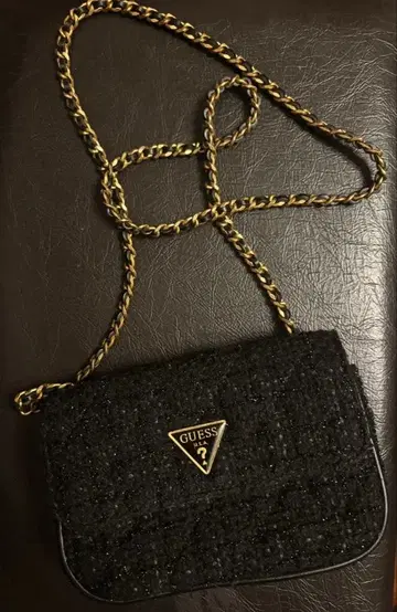 GUESS 블랙 트위드 숄더백