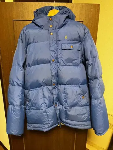Volcom 다운 자켓 L 사이즈