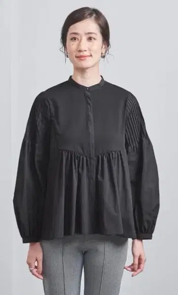 유나이티드 애로우즈 핀턱 롱 슬리브 블라우스 블랙