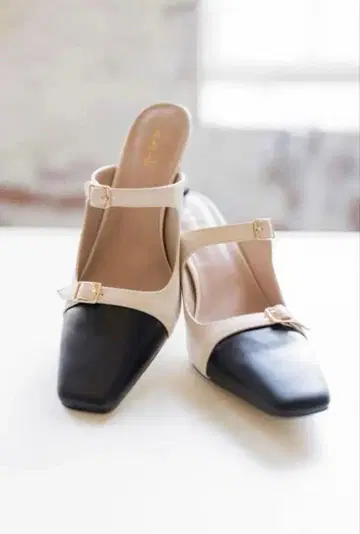 Herlipto Mademoiselle Mules 36