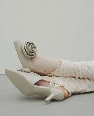 SNIDEL 로즈 모티브 펌프스 23.5cm