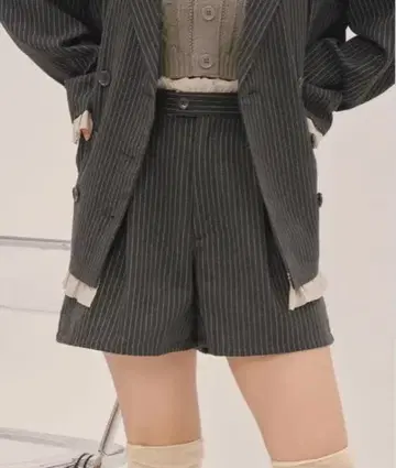 loinnuit 프릴 레이어드 숏팬츠