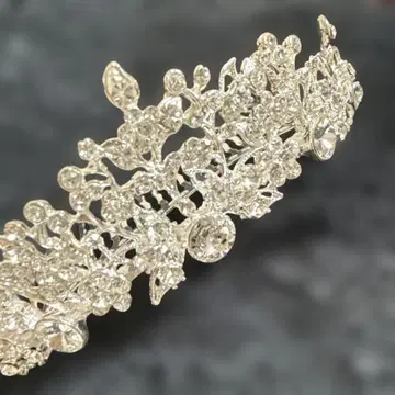 실버 꽃 모티브 티아라