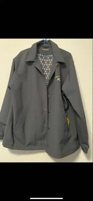 KAWS 콜라보 UNIQLO 그레이 나일론 자켓 XL