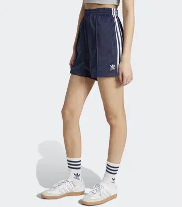 아디다스 숏팬츠 M 사이즈