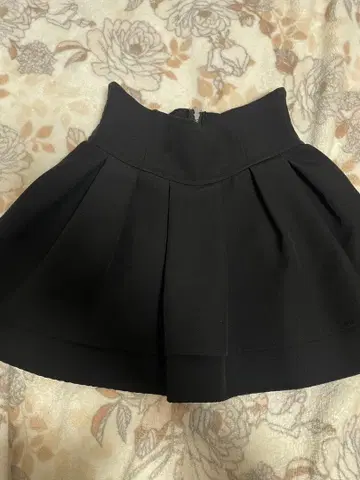 미셸마카롱 슬림 레그 스커트 XS 사이즈 블랙