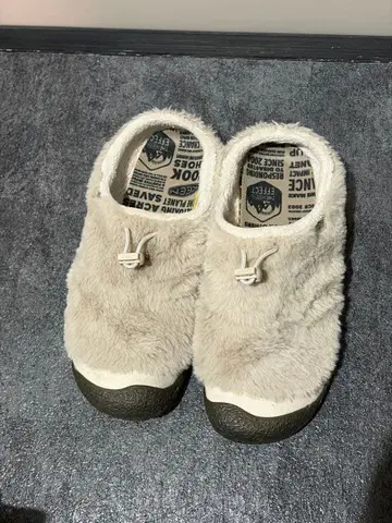 KEEN 플리스 사보 샌들 25cm 복슬복슬