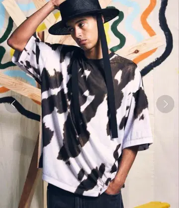 [ 새상품급 ] MAISON SPECIAL 모모카우 패턴 T셔츠