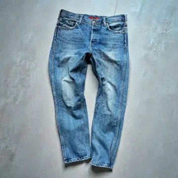 RED CARD 크롭 테이퍼드 데님 16806