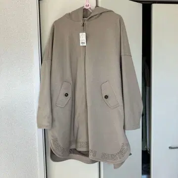[ 미사용 새상품 ] DRUGSTORE'S 후드 부착 롱 코트 베이지
