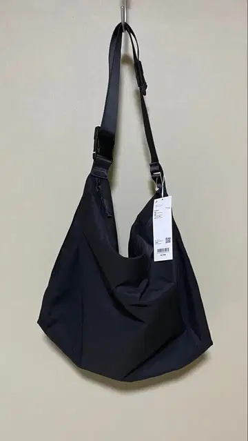 블랙 메신저 숄더백 유니클로 u UNIQLOu