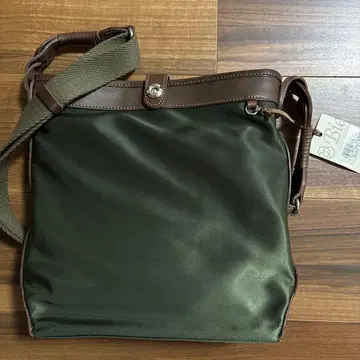 말Bie 올리브 그린 숄더백