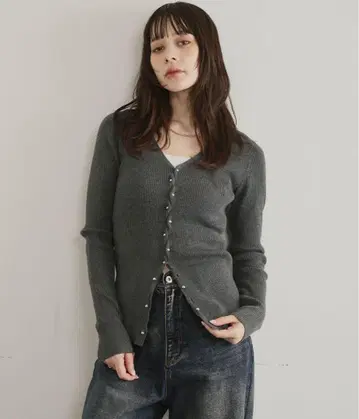 ELLEgirl 메탈 버튼 V넥 리브 가디건