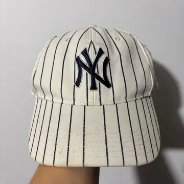 Yankees 스트라이프 캡