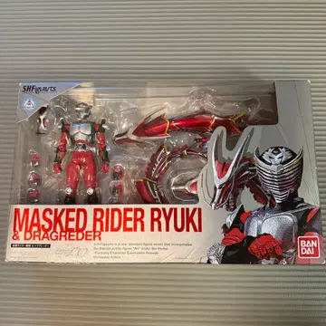 S.H. 피규아트 가면라이더 류우키 & 드라그레더