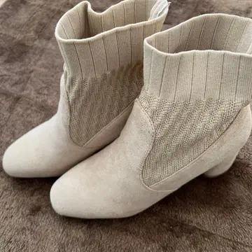 베이지 스웨이드 니트 부츠