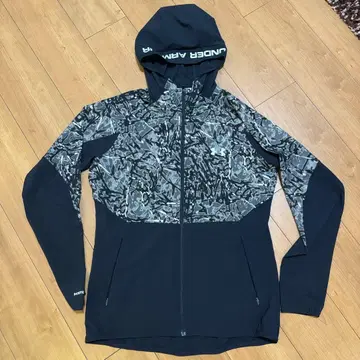 언더아머 LIGHT WOVEN PRINT HOODY