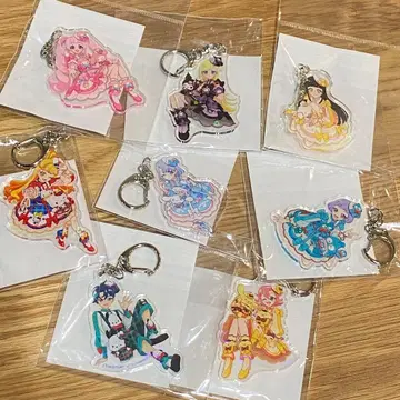 미개봉 새상품 비밀의 아이프리 홀로그램 아크릴 키링 산리오 콜라보