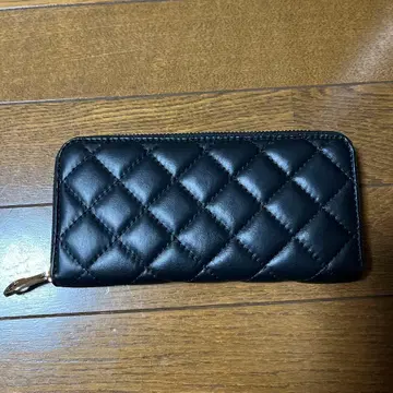 MILLELA 블랙 퀼팅 장지갑