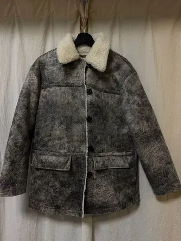 H&M 새상품급 무스탕풍 보아 카라 부착 그레이 코트