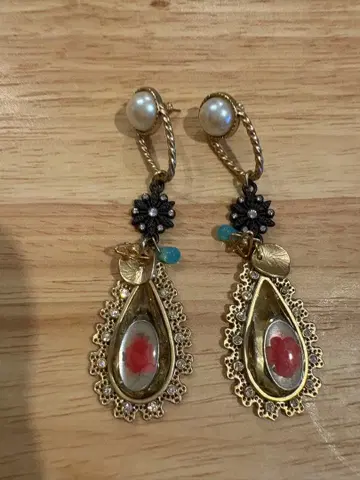 joujou 티어드롭 귀걸이 장미 디자인