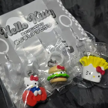 [ 최종 가격 인하 ] 헬로키티 아메리칸 디자인 메지루시 액세서리