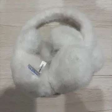 디즈니 미키 화이트 퍼 귀도리