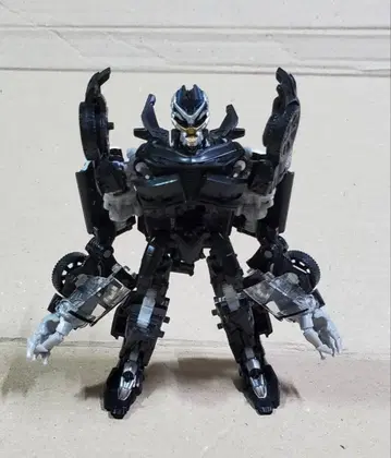 SS-21 바리케이드 / 스튜디오 시리즈 트랜스포머