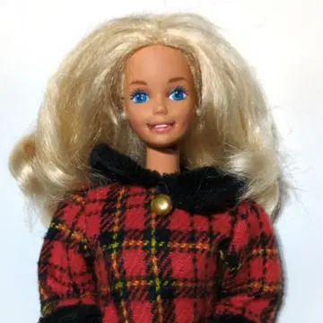 바비 인형 본체와 의류, 부츠