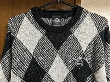 MCD 다이아몬드 패턴 니트 스웨터