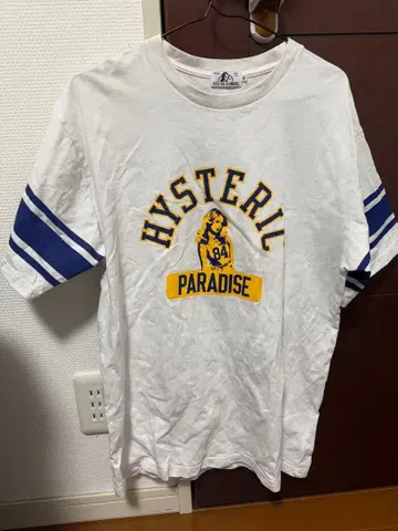 HYSTERIL 화이트 스트라이프 T셔츠