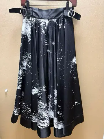 isxnot 이즈낫 moon skirt 사이즈:M