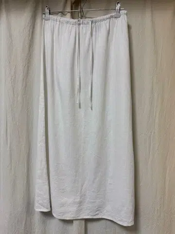 새상품급 H&M 화이트 린넨 플레어 스커트