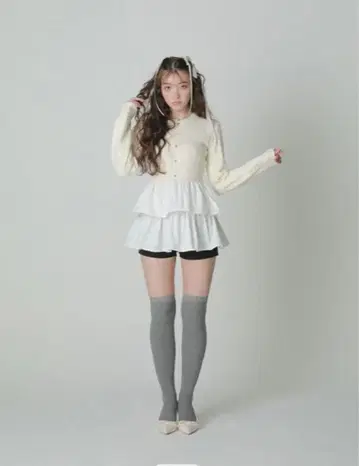 미사용 새상품 버블스부티크 니트 페플럼 셋업 아이보리 pium