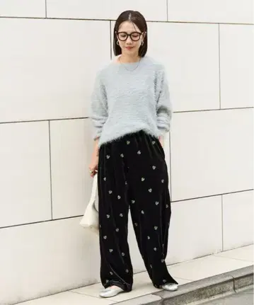 미사용 새상품 프릭스스토어 벨로아 꽃무늬 자수 이지 팬츠 [한정판 전개]