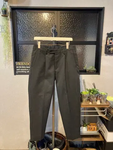 유나이티드 애로우즈 그레이 슬랙스 M 사이즈 두꺼운 원단