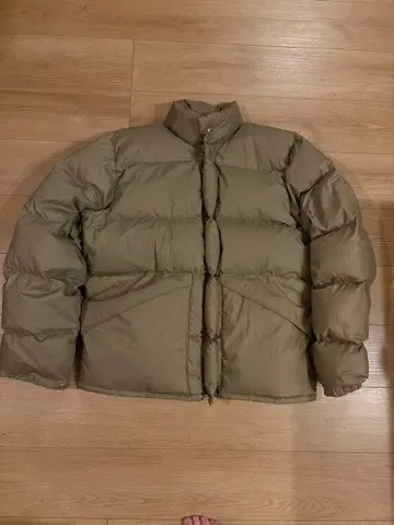 브라운 색상 L 사이즈 다운 자켓