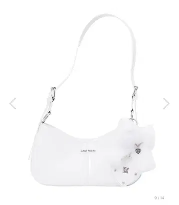 로제 뮤즈 Shoulder bag with many charm