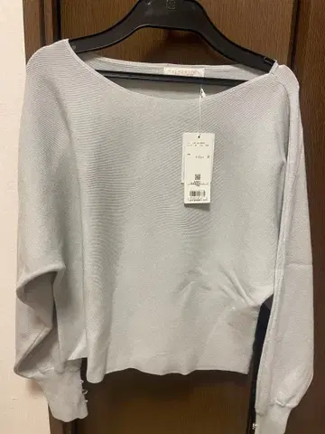 숏 기장 총알 니트 그레이 M 사이즈 프로포션 바디 드레싱