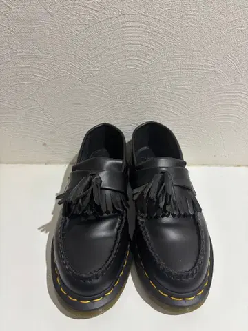 닥터 마틴 태슬 로퍼 블랙