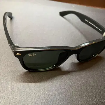 Ray Ban RB2132-F NEW WAYFARER 901L