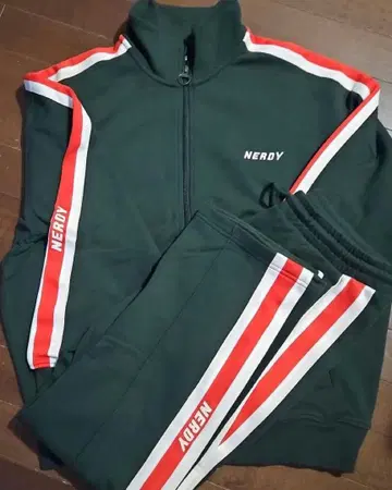 셋업 L 사이즈 NERDY 프리즘 트랙 저지