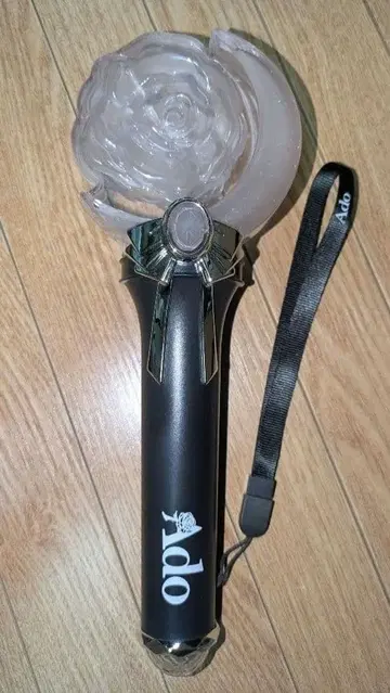 Ado 응원봉 모나리자 옆얼굴 요다카 은색 테이프 파우치