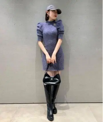 스나이델 퍼라이크 하프 슬리브 미니 니트 원피스