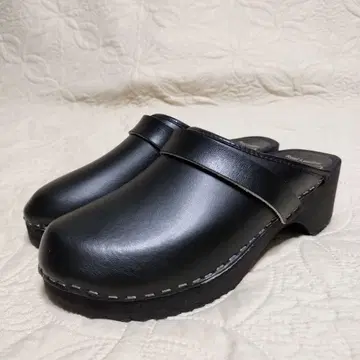 MOHEDA TOFFELN 모헤다토페르 가죽 사보 샌들 36