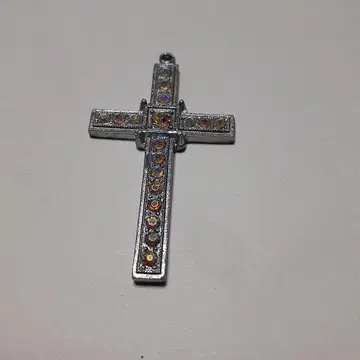 스톤 부착 크로스 펜던트