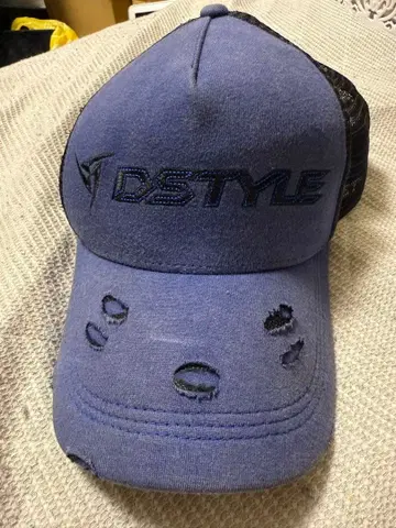 DSTYLE 데미지 가공 블루 캡