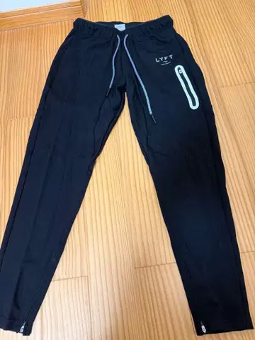 LYFT 블랙 조거 팬츠