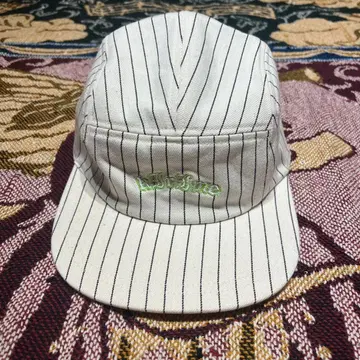 KIRIMEST 스트라이프 캡 로고 자수